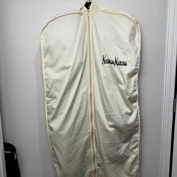 ✨ Vintage Neiman Marcus Black Mink Fur Coat – Classic Mid-Length Luxury Size L ✨ - Picture 16 of 16